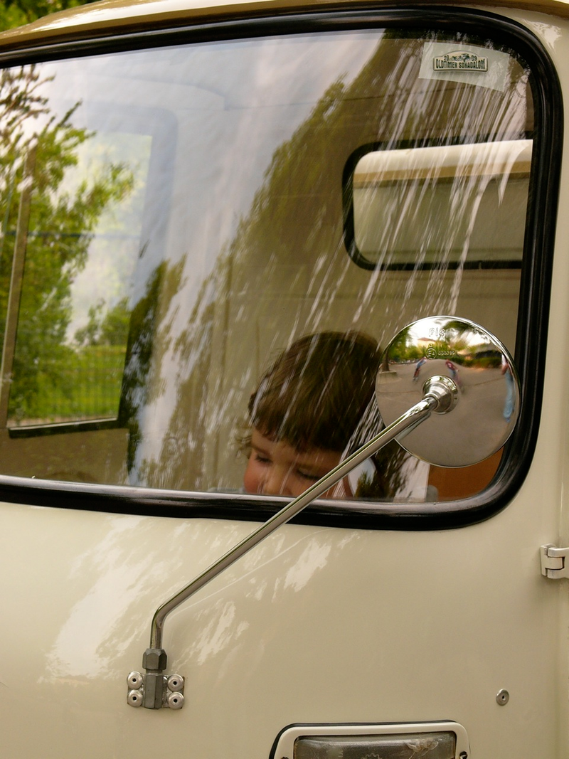 Illustration for article titled The Piaggio Ape: Buzzing About in Europe’s Cutest Truck